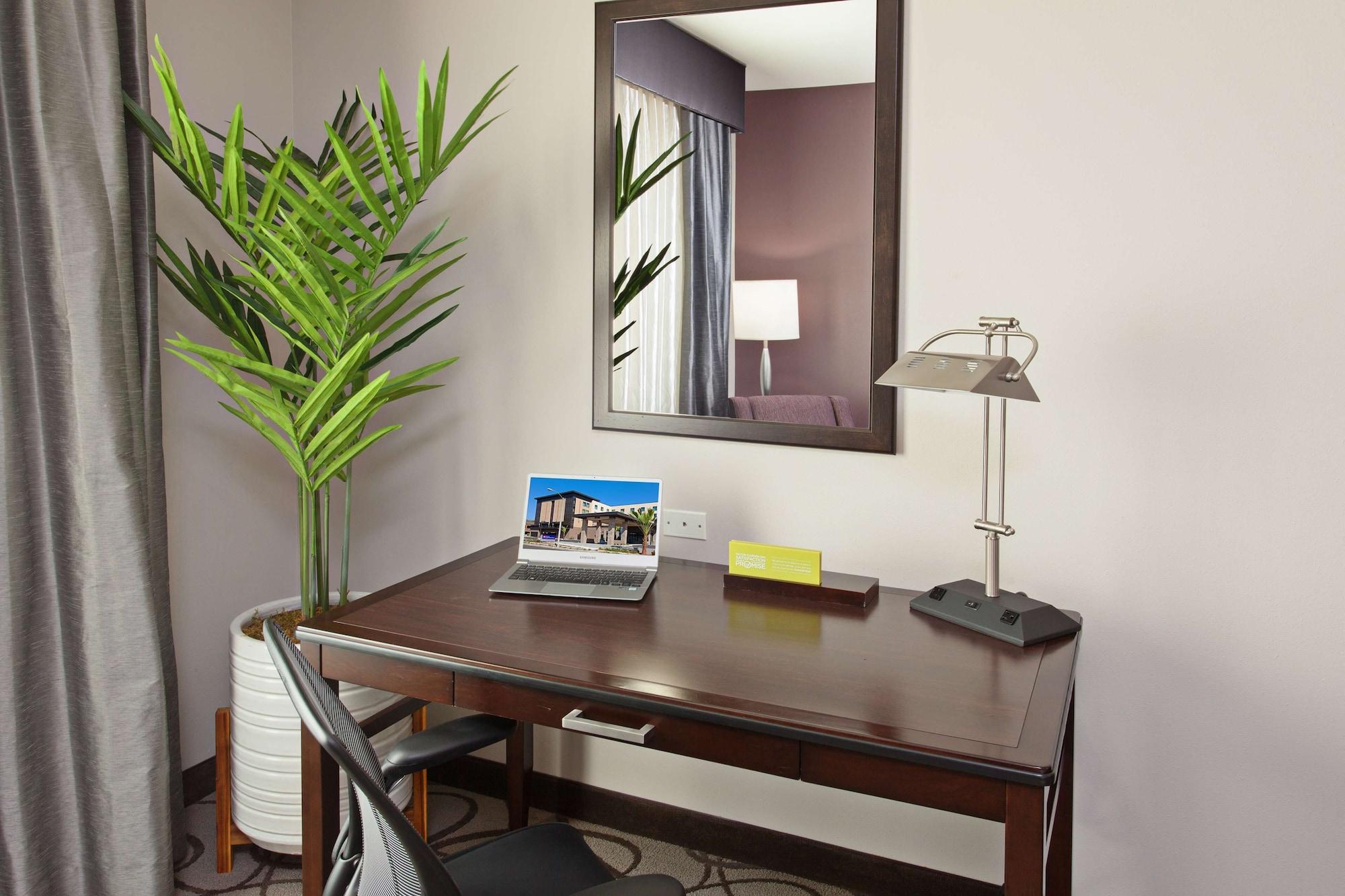 Hilton Garden Inn Irvine/Orange County Airport Bagian luar foto