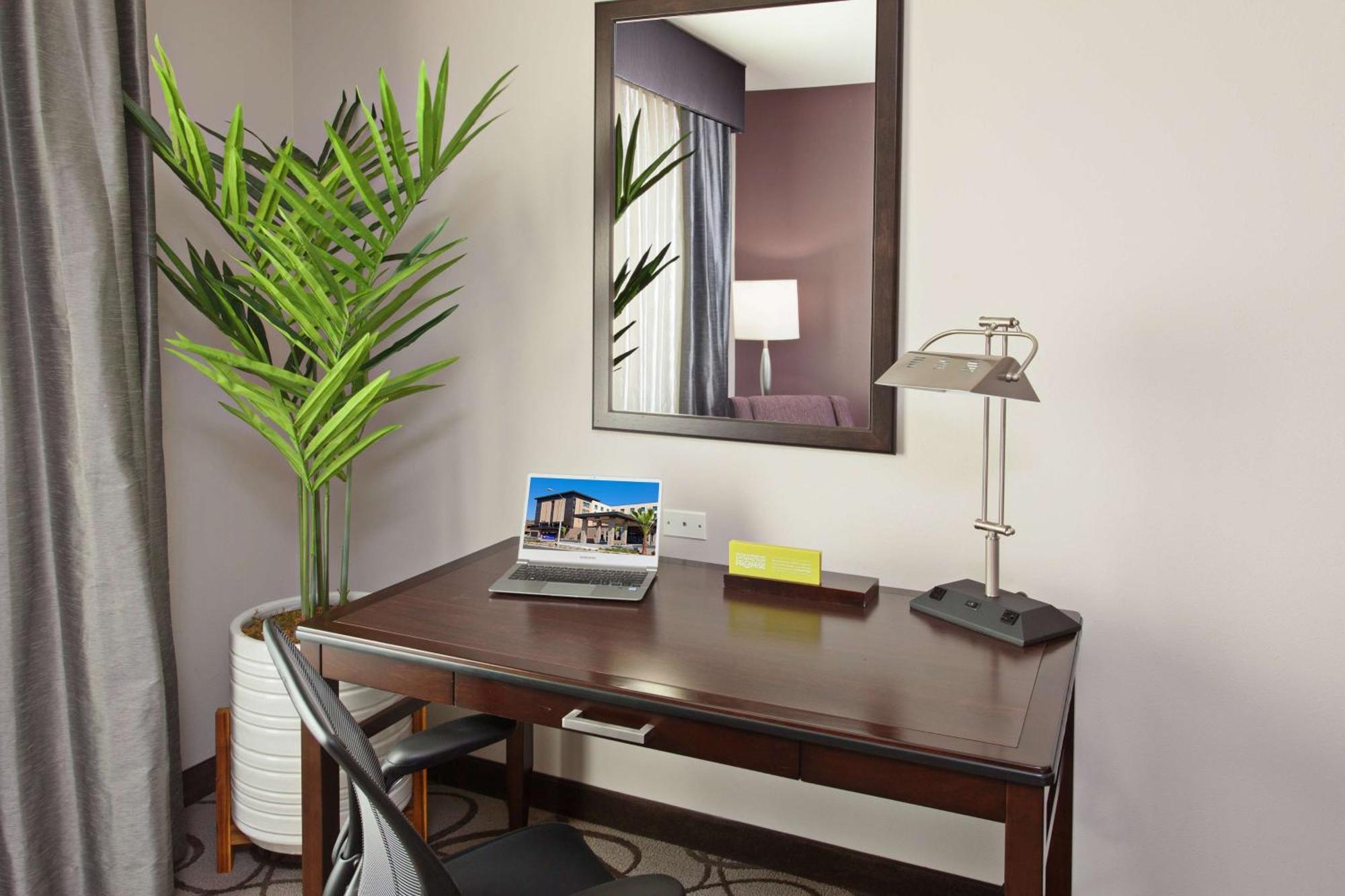 Hilton Garden Inn Irvine/Orange County Airport Bagian luar foto